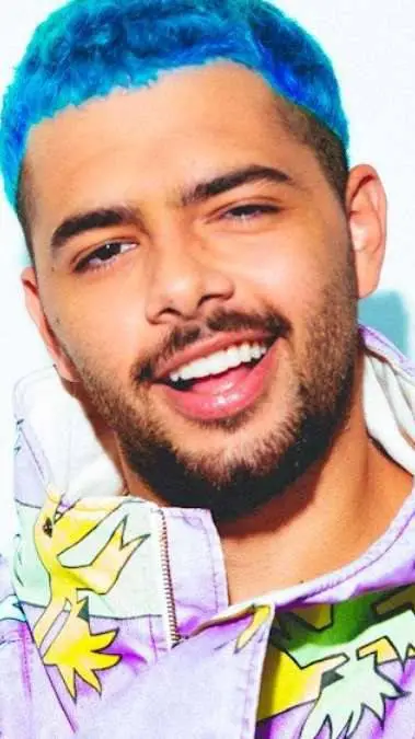 ai character: Pedro Sampaio  background