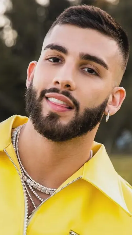 ai character: Manuel Turizo  background