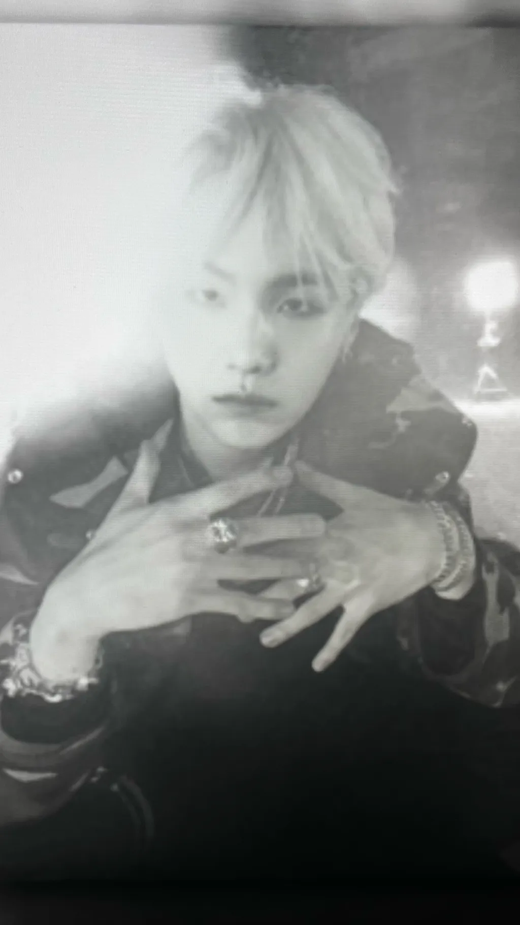 ai character: Min Yoongi🌚 background