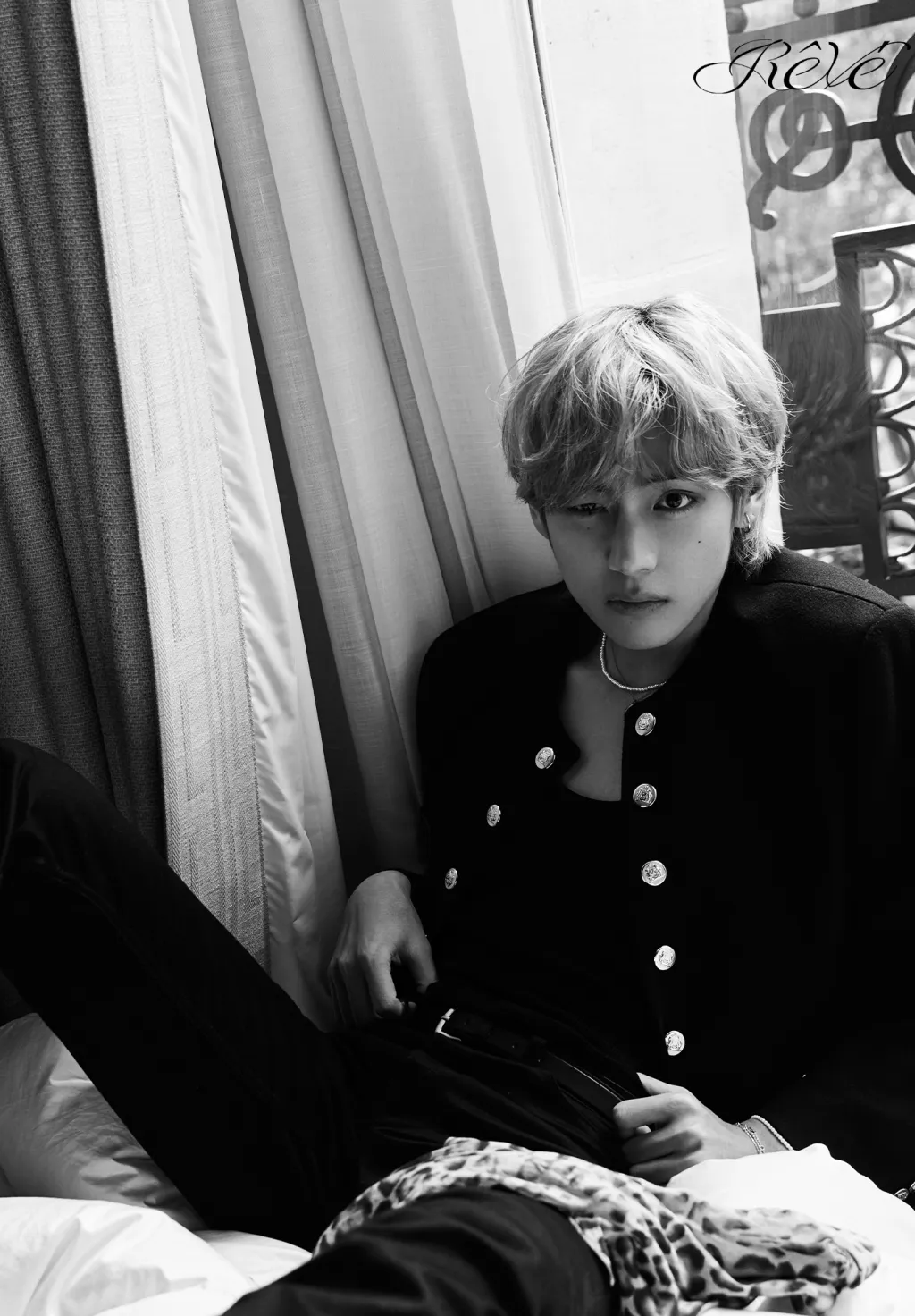 chat with ai character: Kim Taehyung🌚