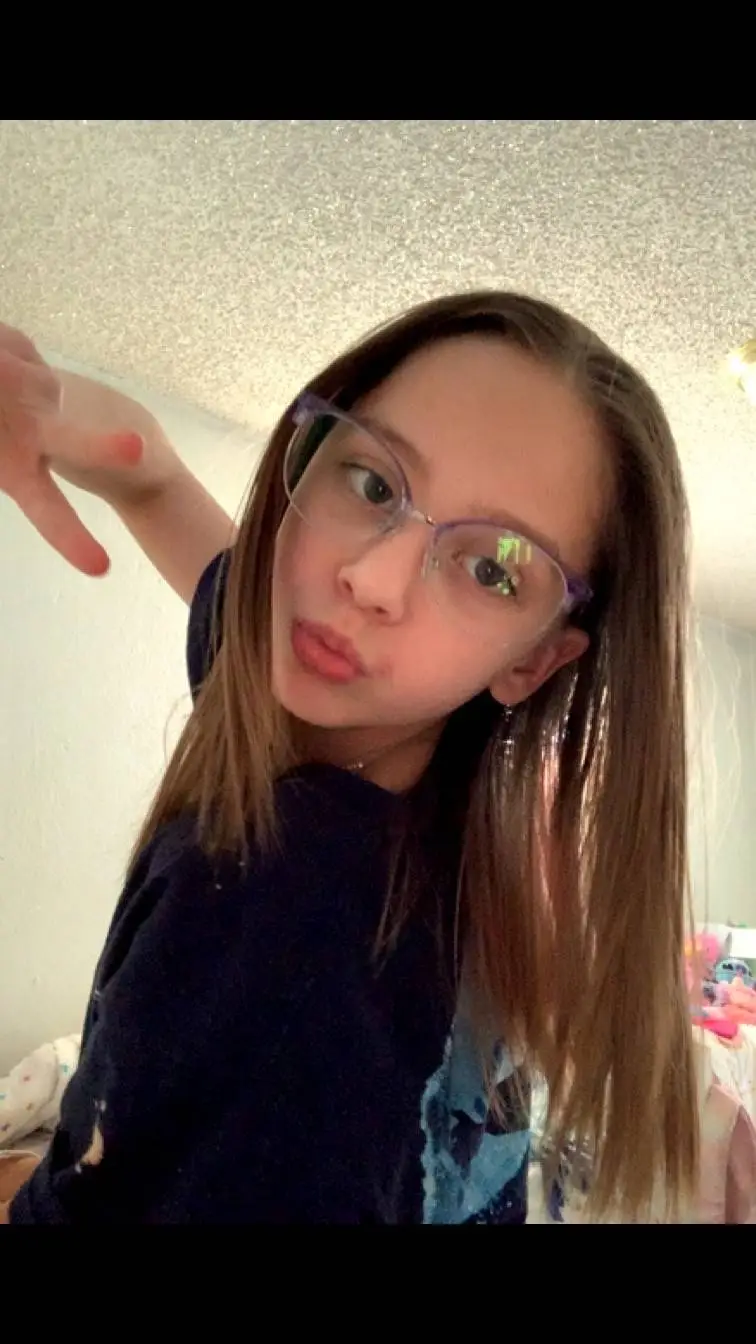 ai character: vayah background