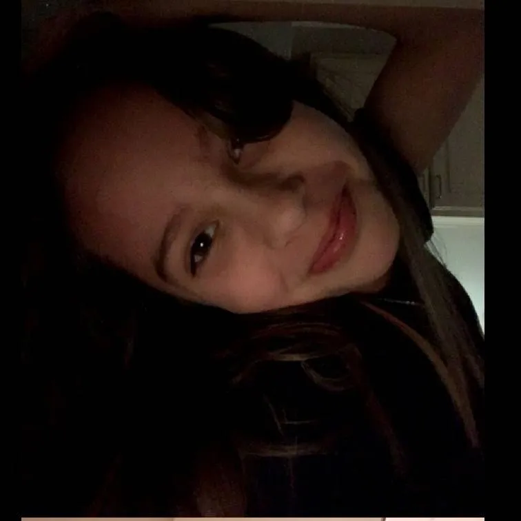 chat with ai character: vayah and aryana