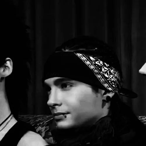chat with ai character: Tom Kaulitz 