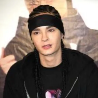 chat with ai character: Tom kaulitz