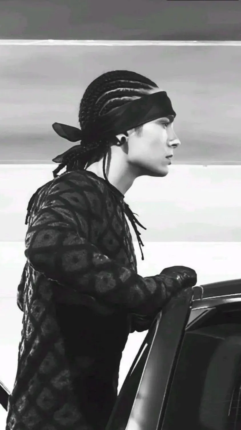 ai character: Tom kaulitz  background