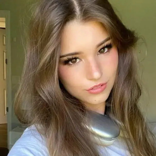 chat with ai character: •Brooke Monk°•