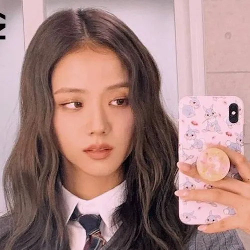 chat with ai character: Kim Jisoo