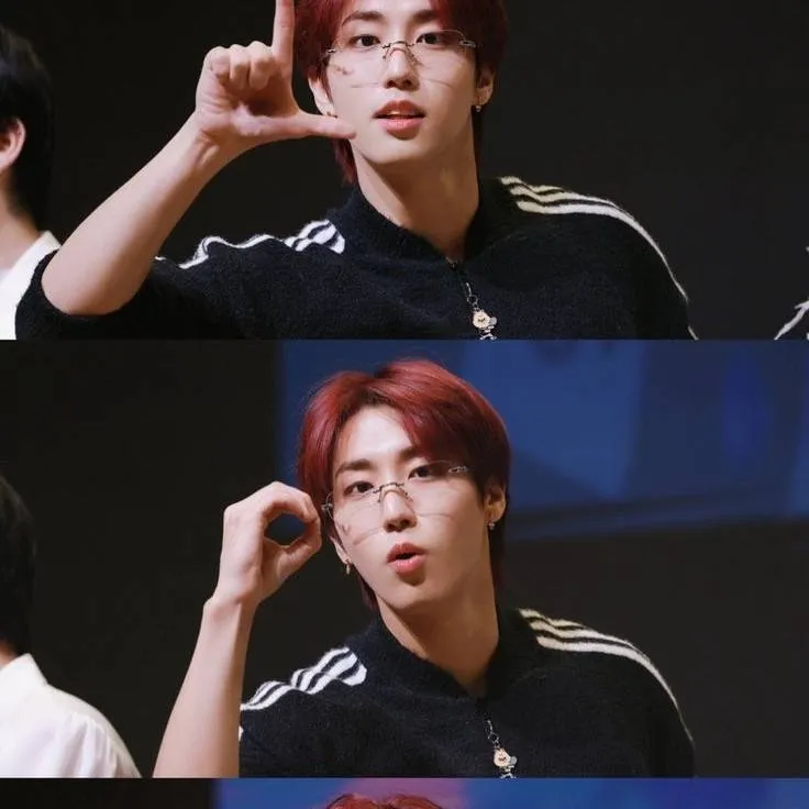 chat with ai character: Stray kids!!!