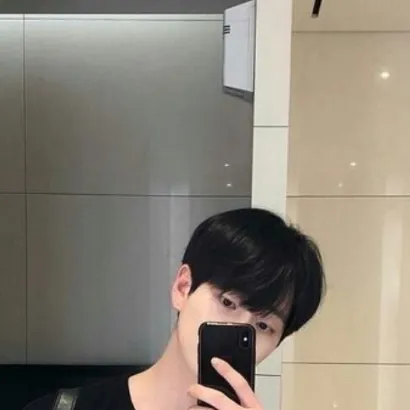 chat with ai character: Dongyung