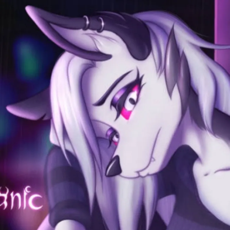 chat with ai character: Loona