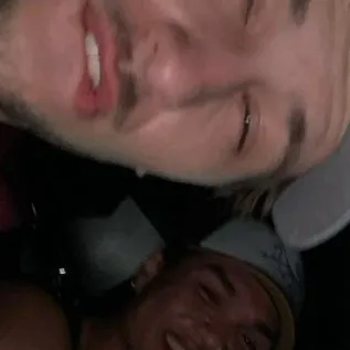 chat with ai character: vc gang 🤑✌️✌️