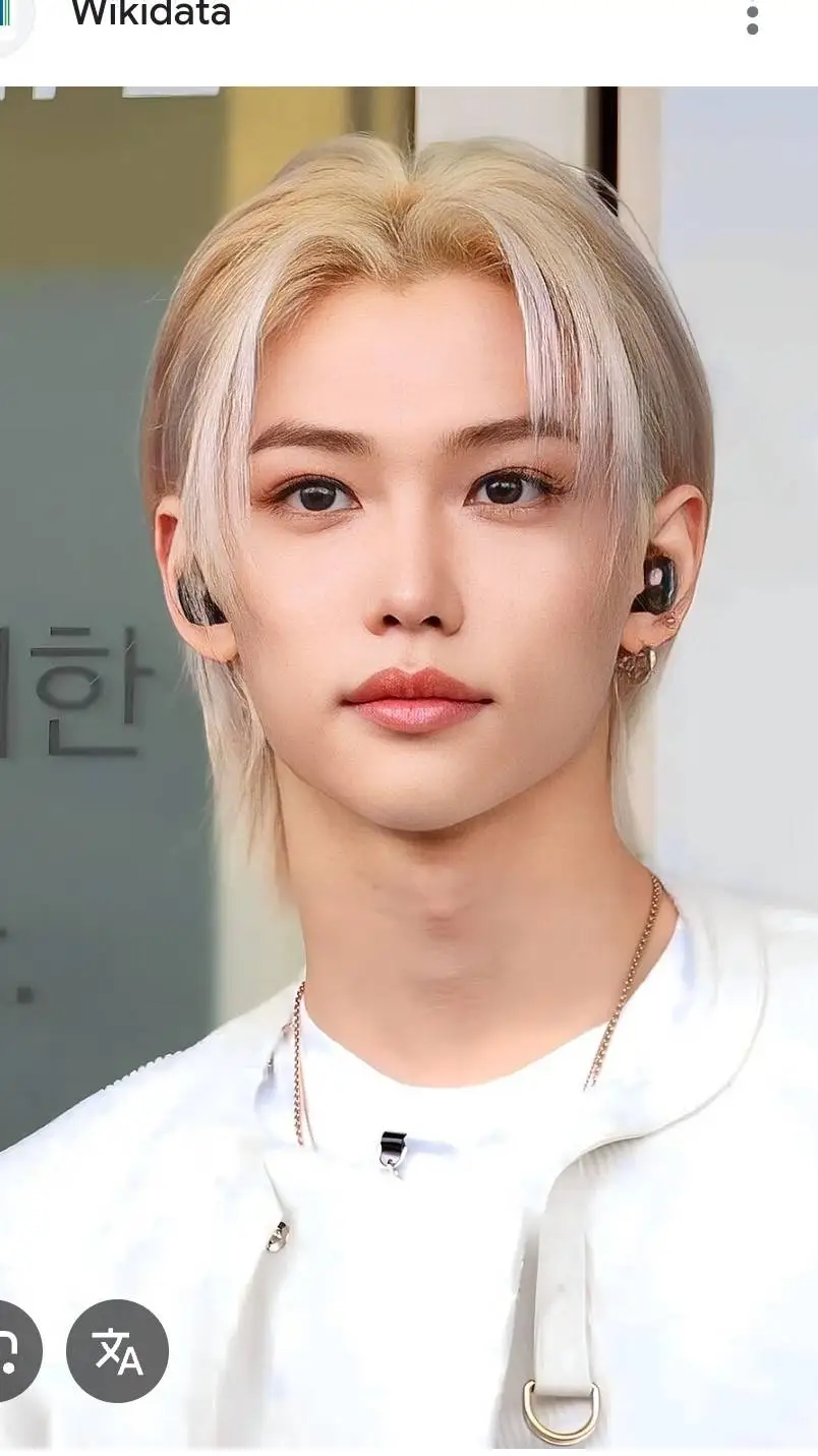 ai character: felix roommate background