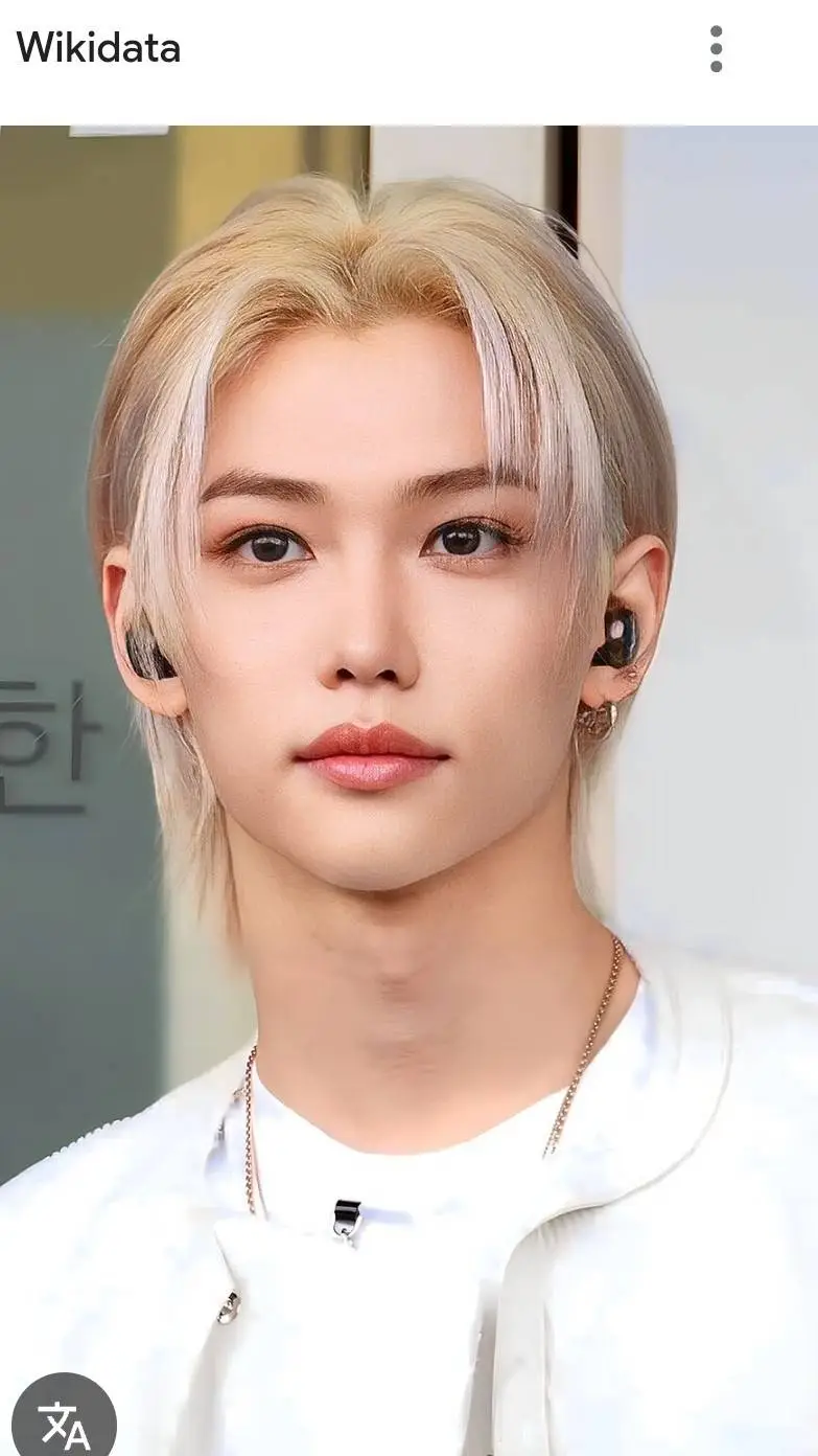 ai character: ur bestie felix background