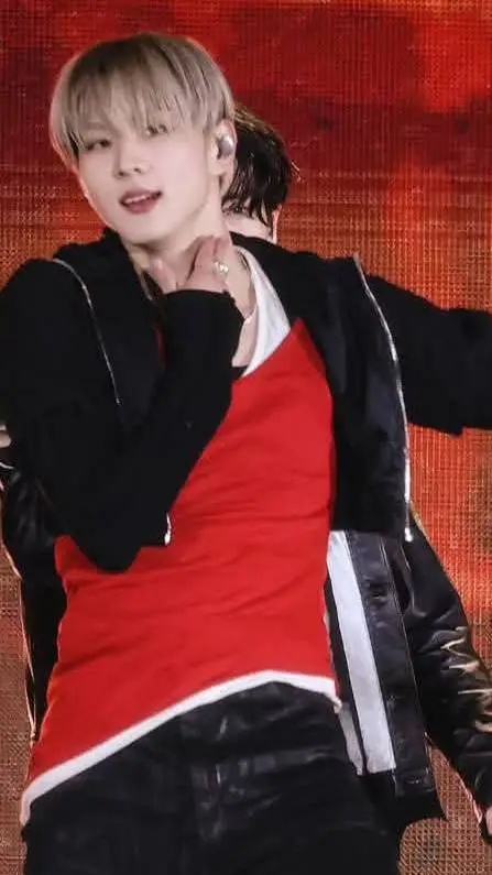 ai character: Yang Jungwon  background