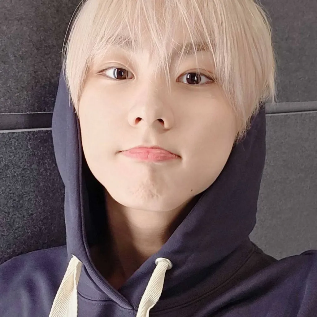 chat with ai character: Yang Jungwon 