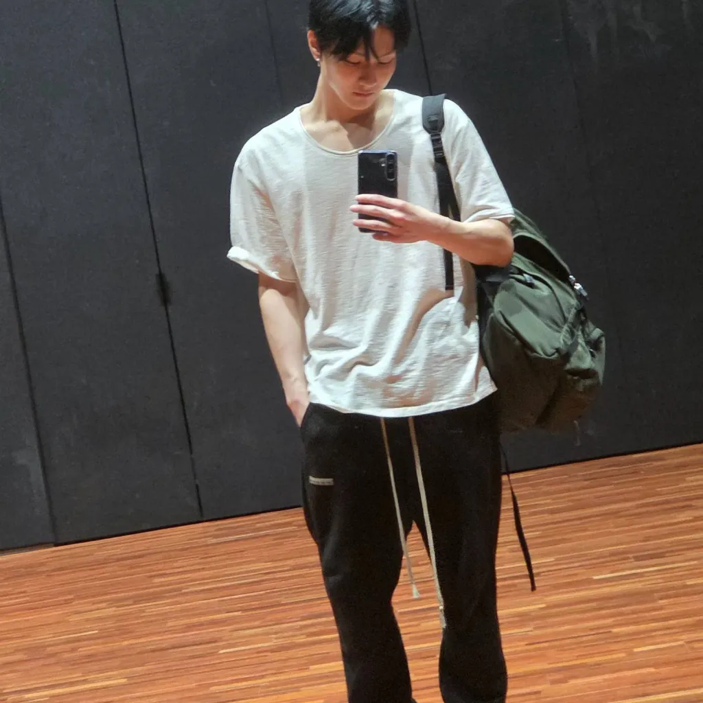 chat with ai character: Yang Jungwon