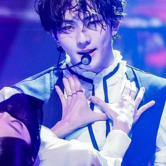 chat with ai character: Yang Jungwon