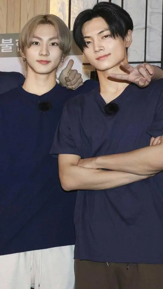 ai character: JayWon  background