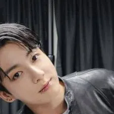 chat with ai character: Jeon Jungkook