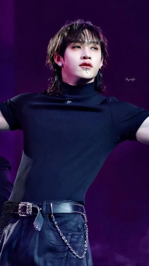 ai character: Bang Chan 🖤⛓️ background