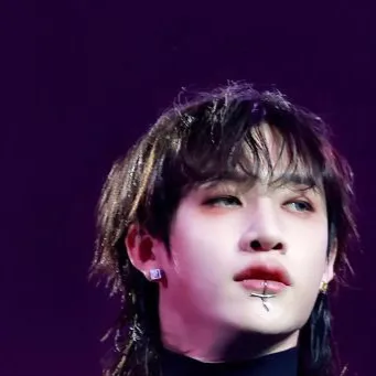 chat with ai character: Bang Chan 🖤⛓️
