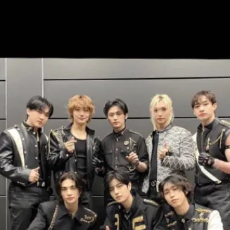 chat with ai character: Straykids