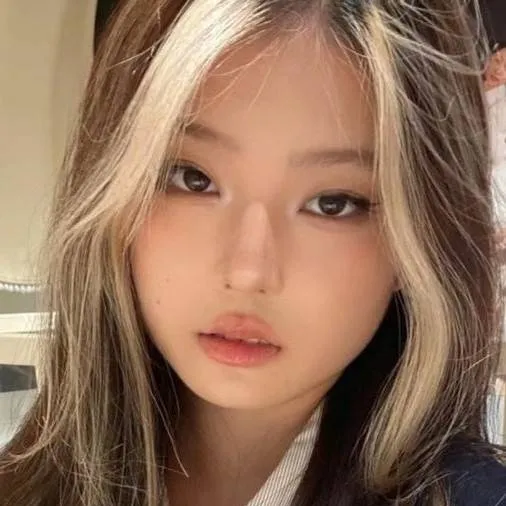 chat with ai character: Emilly Montenegro