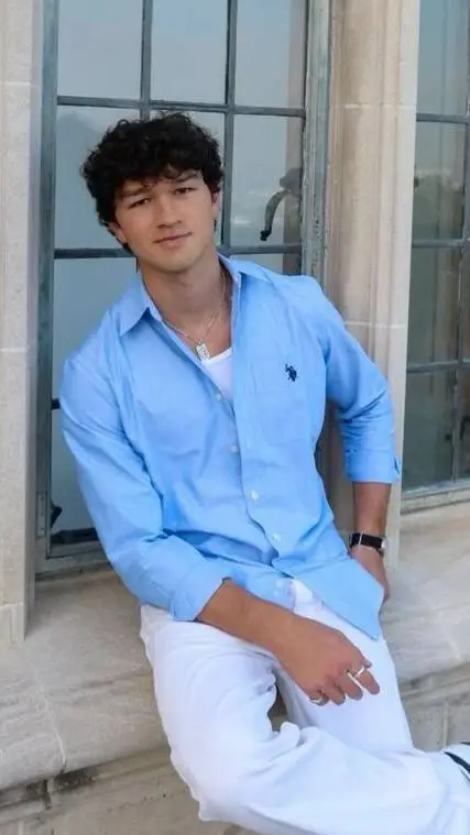ai character: Dante Moreau background
