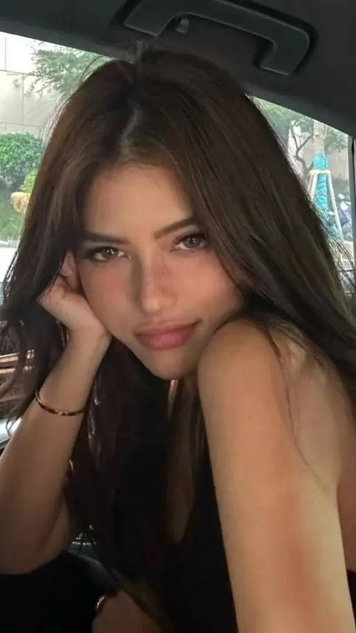 Talkie AI - Chat with Sophia Robert