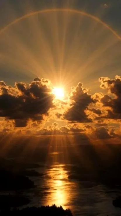 ai character: ☀️Sun🔆 background