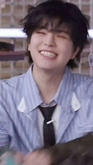 ai character: Seungmin  background