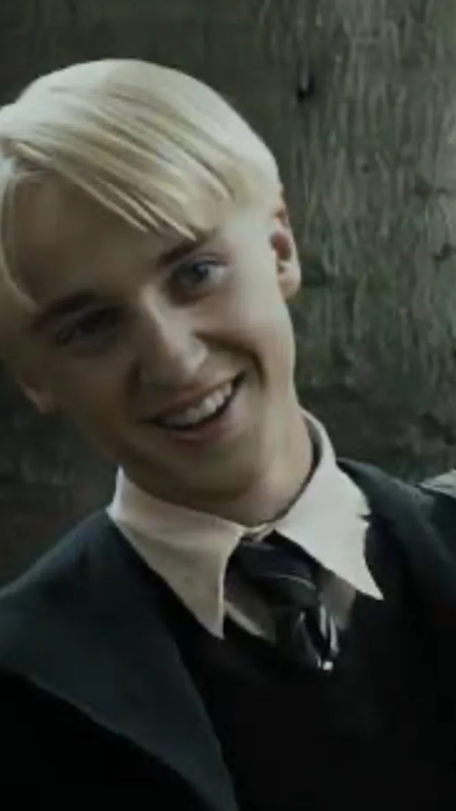 ai character: Draco malfoy  background