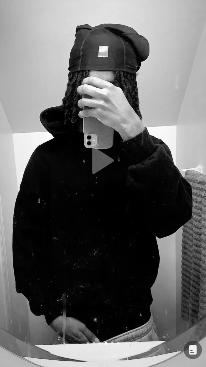 ai character: Jason🧙🏾‍♂️ background