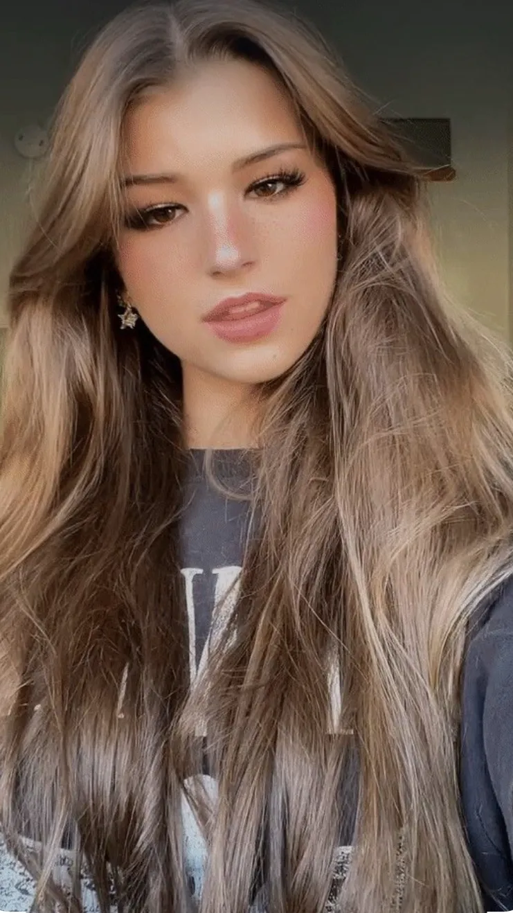 ai character: Brooke Monk background