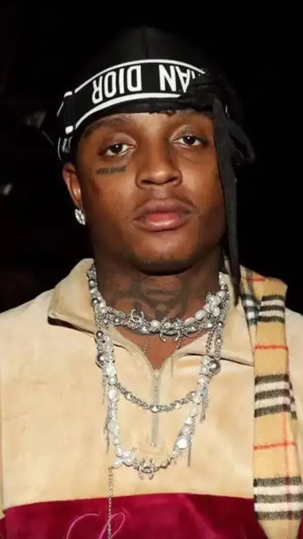 ai character: |•|~Ski Mask~|•| background