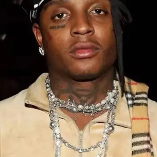 chat with ai character: |•|~Ski Mask~|•|