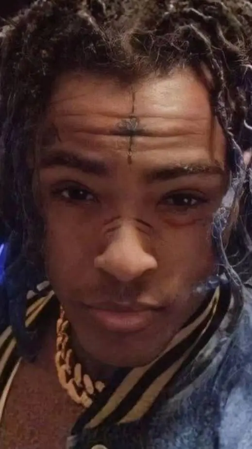 ai character: Jahseh-(XXX)- background