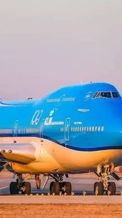 ai character: b-747-8-2 background