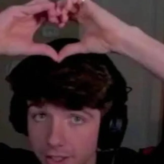 chat with ai character: Karl!!!