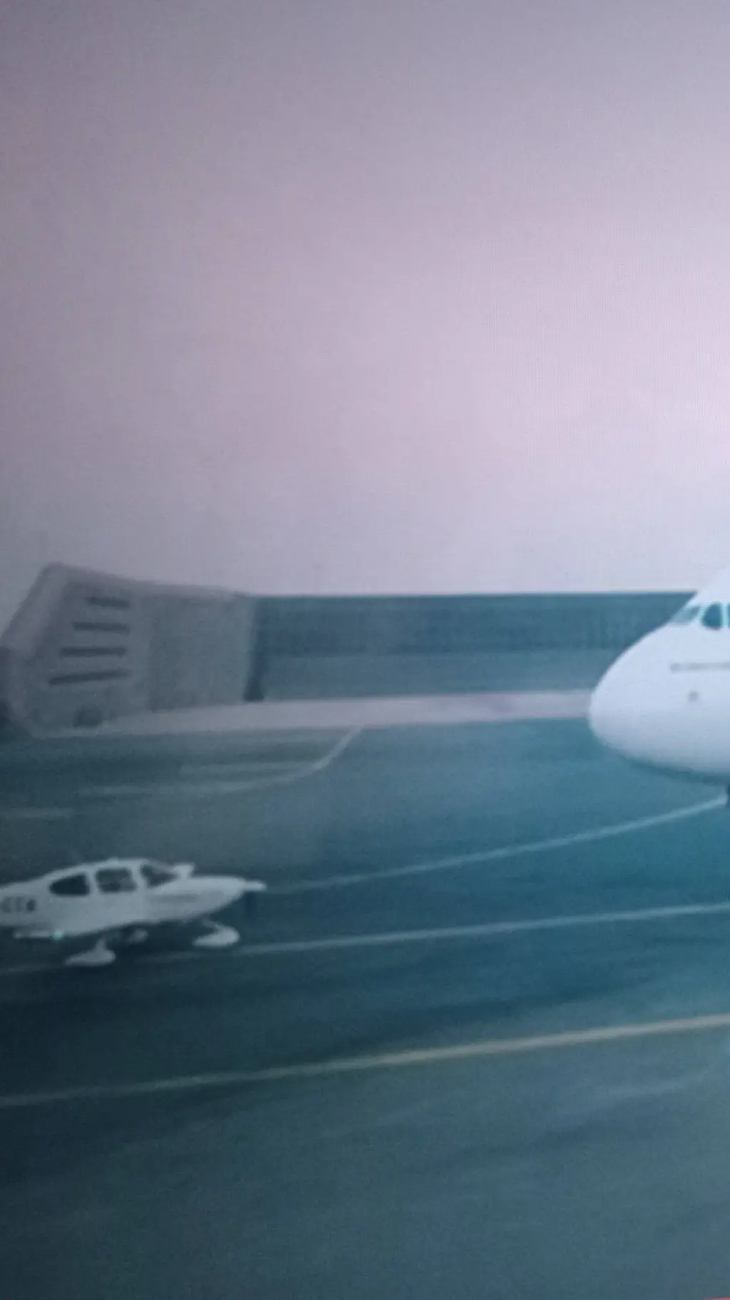 ai character: CrsSR22 & Emirates background