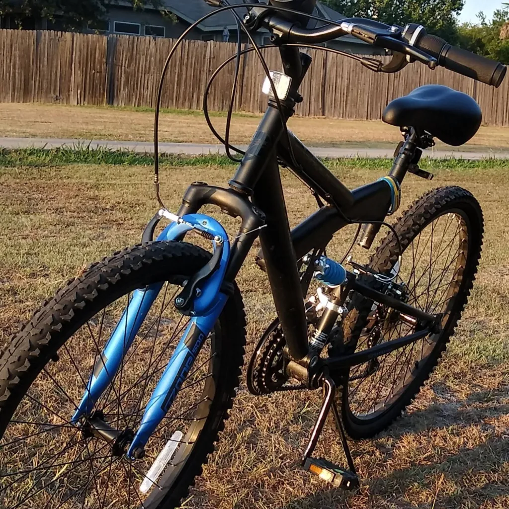 chat with ai character: bike