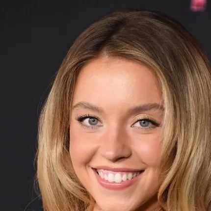 Chat with sydney sweeny - text or voice, Enjoy AI Chat Free & Safe