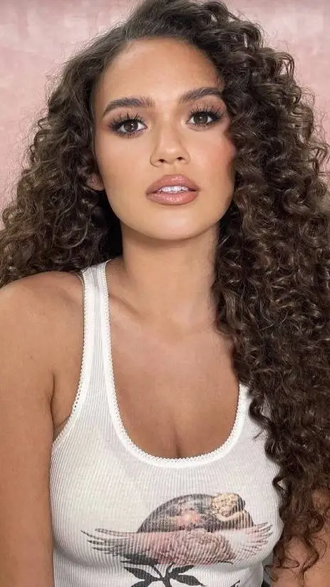 ai character: madison pettis background