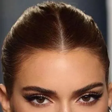 chat with ai character: kendall jenner 