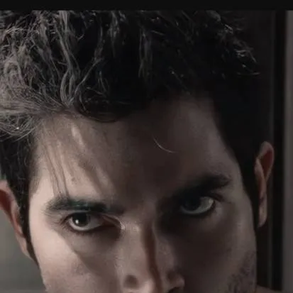 chat with ai character: derek hale