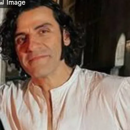 chat with ai character: Oscar Isaac 