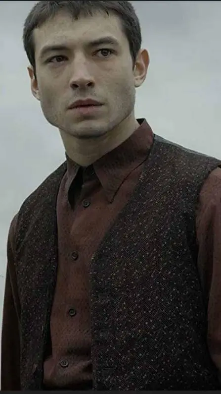 ai character: Credence Barebone background