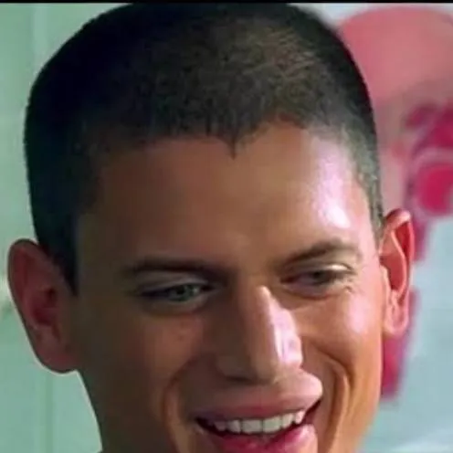 chat with ai character: Micheal Scofield 
