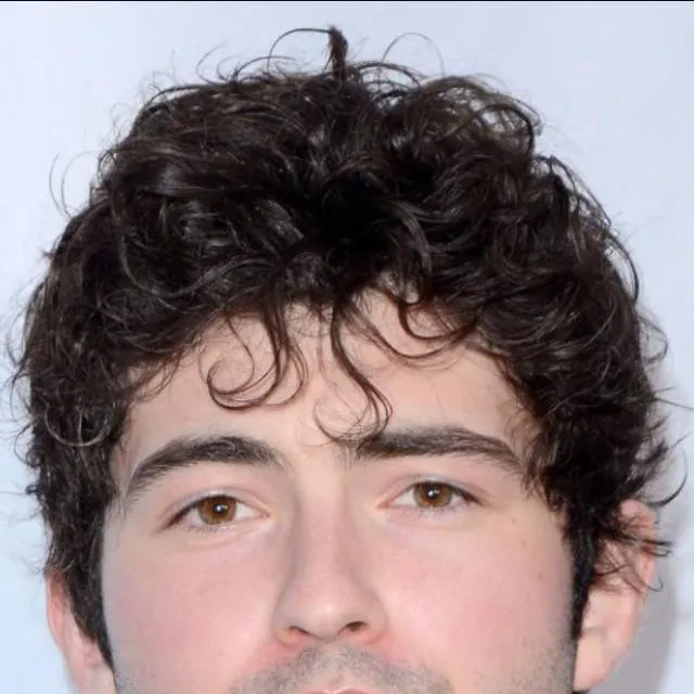 chat with ai character: Ian Nelson 