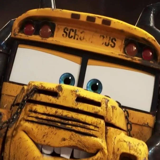 chat with ai character: ⚡️Miss Fritter⚡️